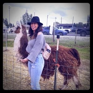 Meet your Posher Christine Kaiel